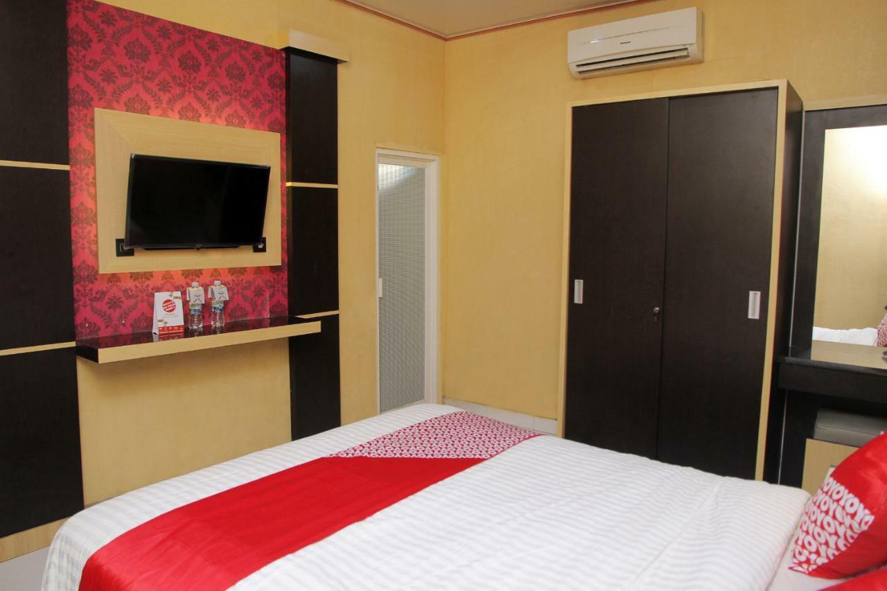 Oyo 840 Hotel Dely Palu Exterior foto