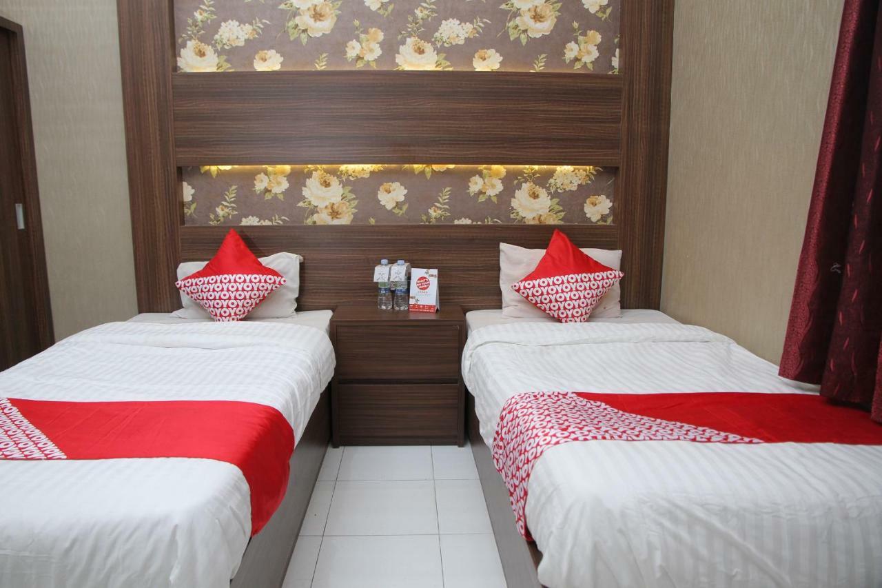Oyo 840 Hotel Dely Palu Exterior foto